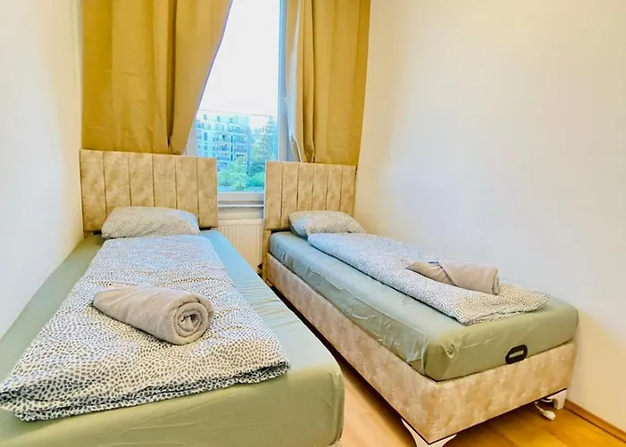 דירה Private In Spacious 5-bedroom Near Train Station וינה
