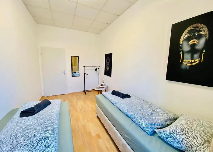 דירה Private In Spacious 5-bedroom Near Train Station *