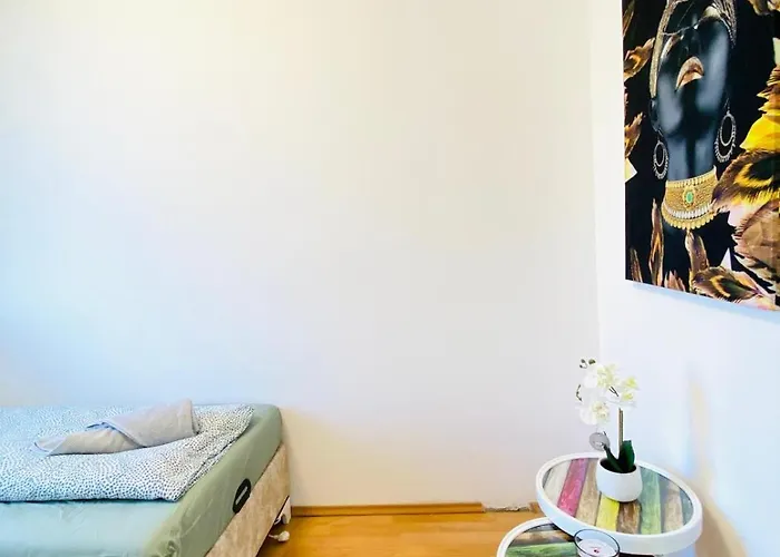דירה Private In Spacious 5-bedroom Near Train Station וינה