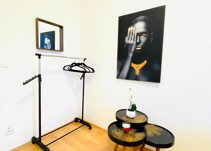 דירה Private In Spacious 5-bedroom Near Train Station וינה
