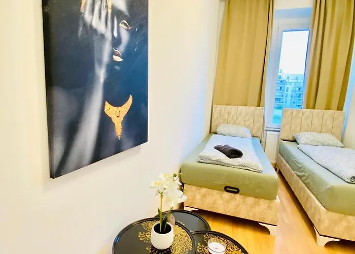 דירה Private In Spacious 5-bedroom Near Train Station