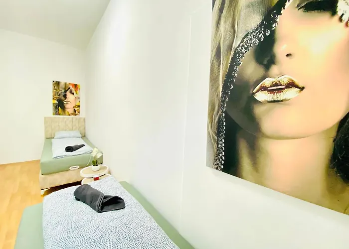 Private In Spacious 5-bedroom Near Train Station וינה